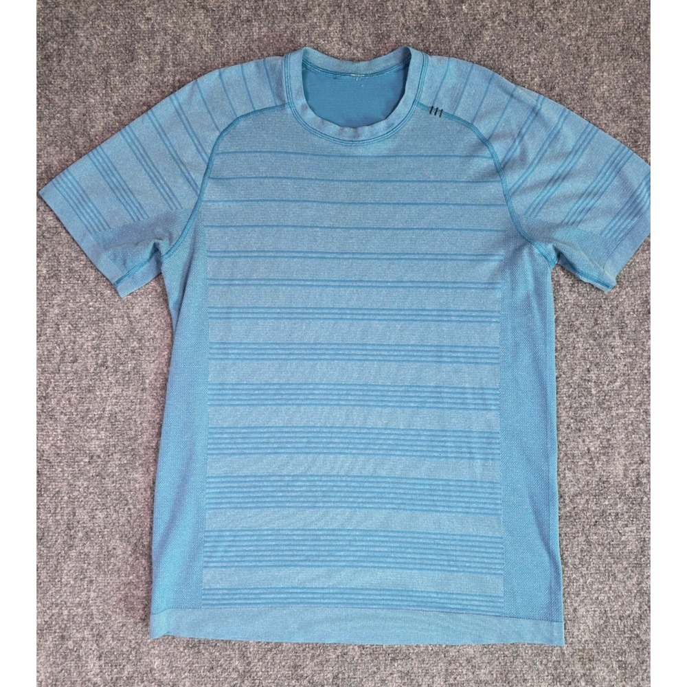 Lululemon Metal Vent Tech Shirt Mens M Blue Striped Short Sleeve Athletic Tee